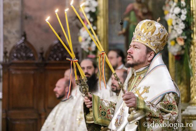 PS Veniamin a slujit la Catedrala Mitropolitană din Iași în a cincea zi de pelerinaj / Foto: pr. Silviu Cluci PS Veniamin a slujit la Catedrala Mitropolitană din Iași în a cincea zi de pelerinaj