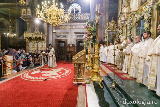 PS Veniamin a slujit la Catedrala Mitropolitană din Iași în a cincea zi de pelerinaj / Foto: pr. Silviu Cluci PS Veniamin a slujit la Catedrala Mitropolitană din Iași în a cincea zi de pelerinaj