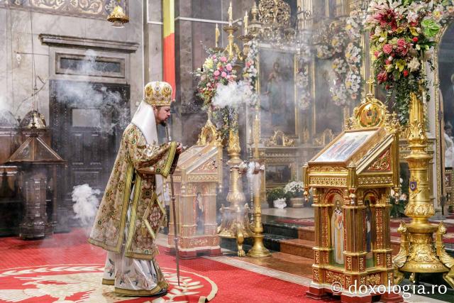 PS Veniamin a slujit la Catedrala Mitropolitană din Iași în a cincea zi de pelerinaj / Foto: pr. Silviu Cluci PS Veniamin a slujit la Catedrala Mitropolitană din Iași în a cincea zi de pelerinaj