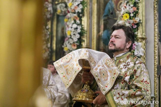 PS Veniamin a slujit la Catedrala Mitropolitană din Iași în a cincea zi de pelerinaj / Foto: pr. Silviu Cluci PS Veniamin a slujit la Catedrala Mitropolitană din Iași în a cincea zi de pelerinaj