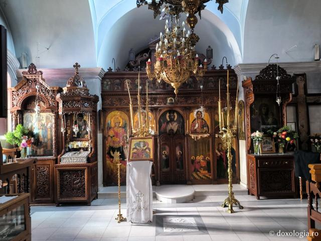 Mănăstirea Sfântului Arsenie din Paros