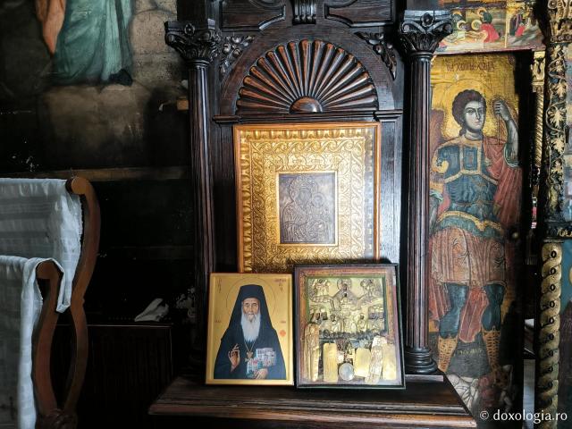 Mănăstirea „Izvorul Tămăduirii” din Longovarda