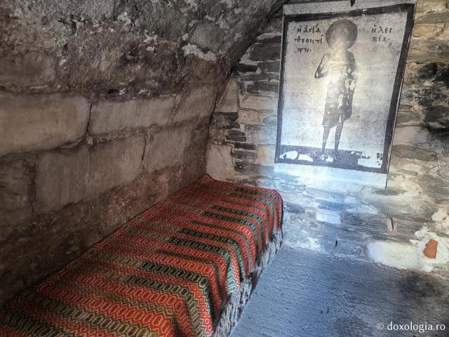 Chilia Sfintei Cuvioase Teoctista - Mănăstirea „Panaghia Ekatontapiliani” din Paros 