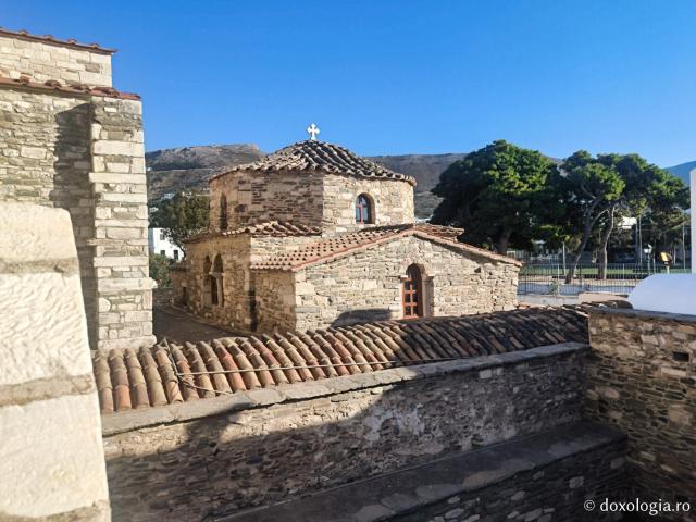 Mănăstirea „Panaghia Ekatontapiliani” din Paros