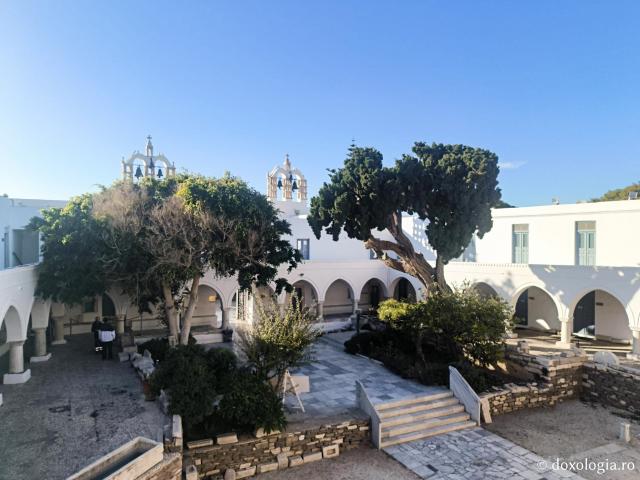Mănăstirea „Panaghia Ekatontapiliani” din Paros