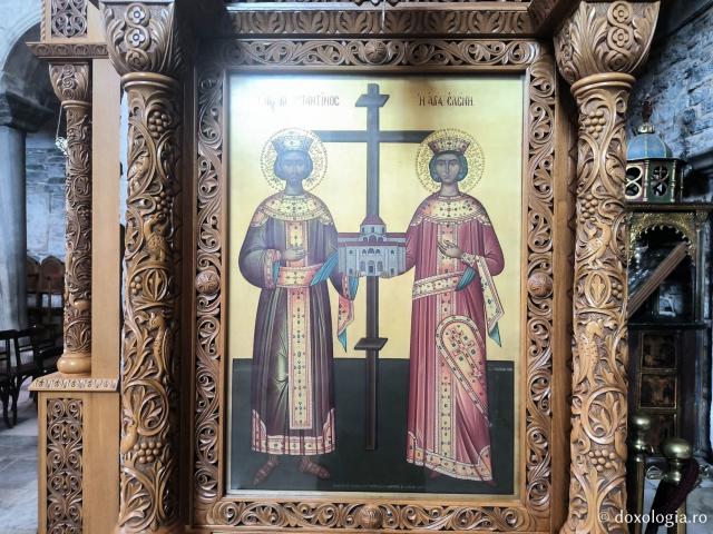Sfintii Împărați - Mănăstirea „Panaghia Ekatontapiliani” din Paros