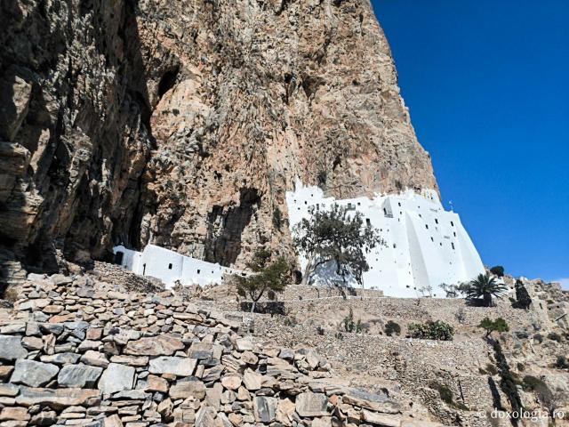 Mănăstirea „Panaghia Hozoviotissa” din Amorgos
