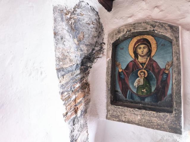 Mănăstirea „Panaghia Hozoviotissa” din Amorgos