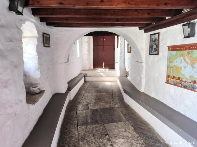 Mănăstirea „Panaghia Hozoviotissa” din Amorgos