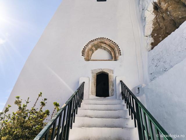 Mănăstirea „Panaghia Hozoviotissa” din Amorgos