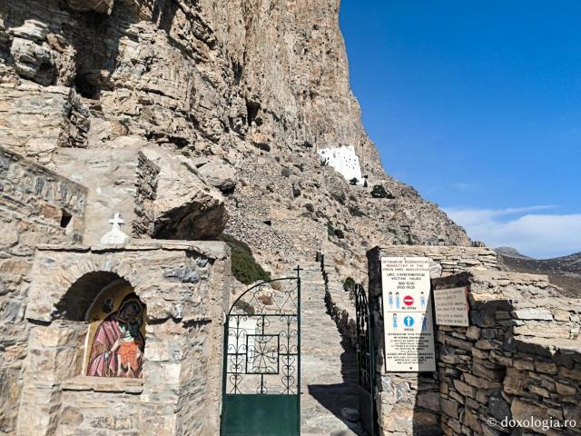 Mănăstirea „Panaghia Hozoviotissa” din Amorgos