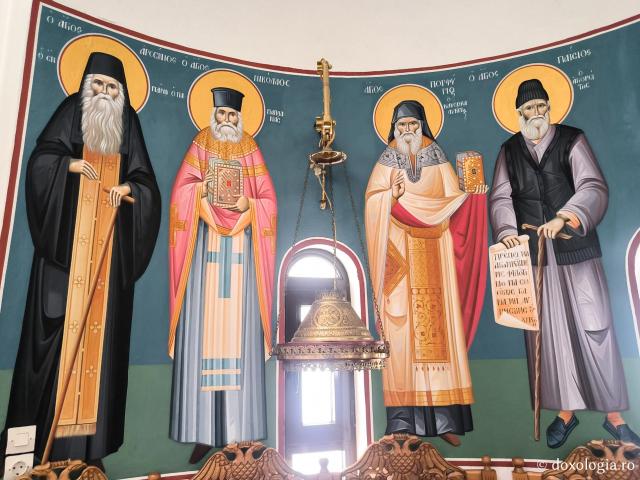 Mănăstirea „Panaghia Myrtidiotissa”din Paros, ctitoria Părintelui Filotei Zervakos