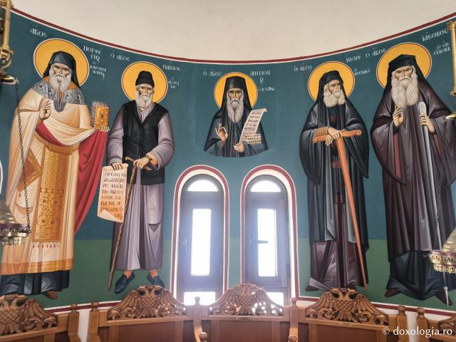 Mănăstirea „Panaghia Myrtidiotissa”din Paros, ctitoria Părintelui Filotei Zervakos