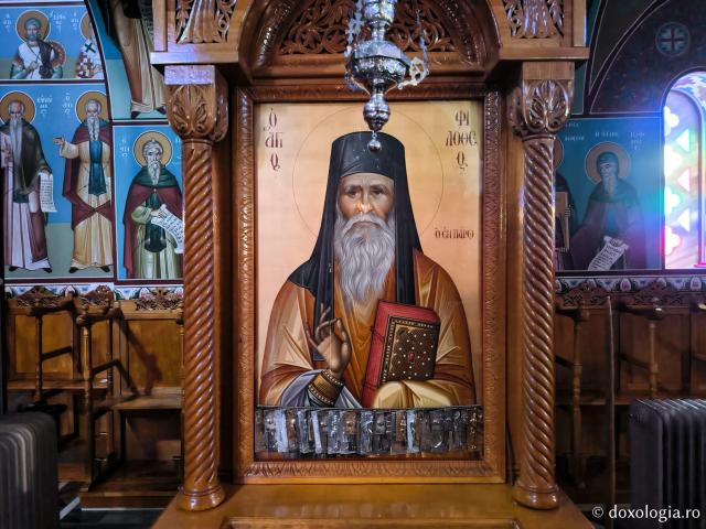 Părintele Filotei Zervakos - Mănăstirea „Panaghia Myrtidiotissa”din Paros, ctitoria Părintelui Filotei Zervakos