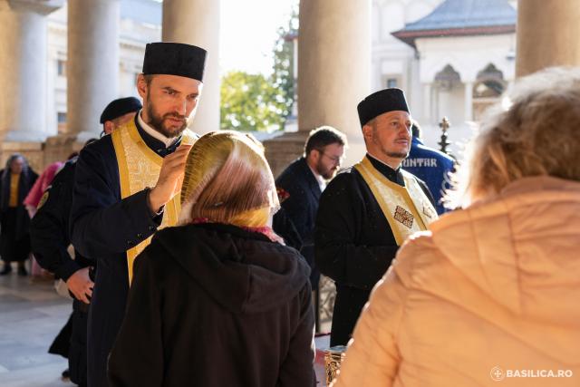 Pelerini la Sfântul Dimitrie cel Nou, ocrotitorul Bucureștilor. / Foto credit: Basilica.ro / Raluca-Emanuela Ene (Foto) Pelerinaj la Sfântul Dimitrie cel Nou, ocrotitorul Bucureștilor