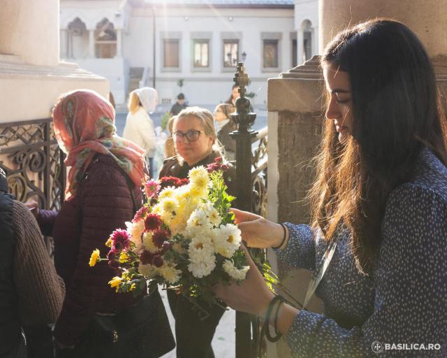 Pelerini la Sfântul Dimitrie cel Nou, ocrotitorul Bucureștilor. / Foto credit: Basilica.ro / Raluca-Emanuela Ene (Foto) Pelerinaj la Sfântul Dimitrie cel Nou, ocrotitorul Bucureștilor