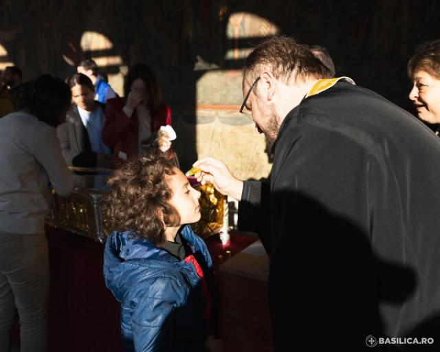 Pelerini la Sfântul Dimitrie cel Nou, ocrotitorul Bucureștilor. / Foto credit: Basilica.ro / Raluca-Emanuela Ene (Foto) Pelerinaj la Sfântul Dimitrie cel Nou, ocrotitorul Bucureștilor