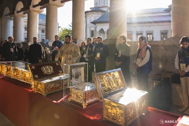 Pelerini la Sfântul Dimitrie cel Nou, ocrotitorul Bucureștilor. / Foto credit: Basilica.ro / Raluca-Emanuela Ene (Foto) Pelerinaj la Sfântul Dimitrie cel Nou, ocrotitorul Bucureștilor