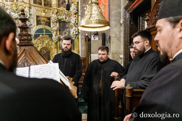 Priveghere în cinstea Sfântului Apostol Andrei la Catedrala Mitropolitană din Iași / Foto: pr. Silviu Cluci Priveghere în cinstea Sfântului Apostol Andrei la Catedrala Mitropolitană din Iași