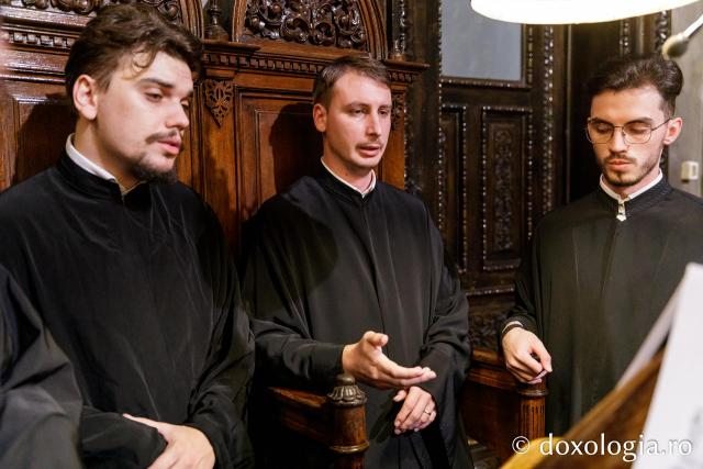 Priveghere în cinstea Sfântului Apostol Andrei la Catedrala Mitropolitană din Iași / Foto: pr. Silviu Cluci Priveghere în cinstea Sfântului Apostol Andrei la Catedrala Mitropolitană din Iași