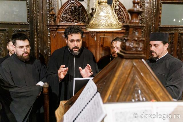 Priveghere în cinstea Sfântului Apostol Andrei la Catedrala Mitropolitană din Iași / Foto: pr. Silviu Cluci Priveghere în cinstea Sfântului Apostol Andrei la Catedrala Mitropolitană din Iași
