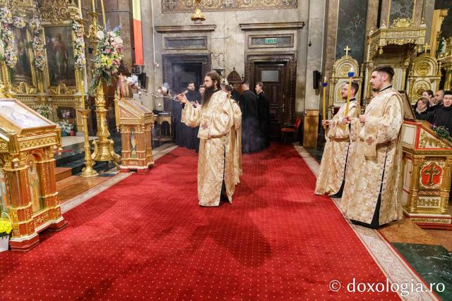 Priveghere în cinstea Sfântului Apostol Andrei la Catedrala Mitropolitană din Iași / Foto: pr. Silviu Cluci Priveghere în cinstea Sfântului Apostol Andrei la Catedrala Mitropolitană din Iași