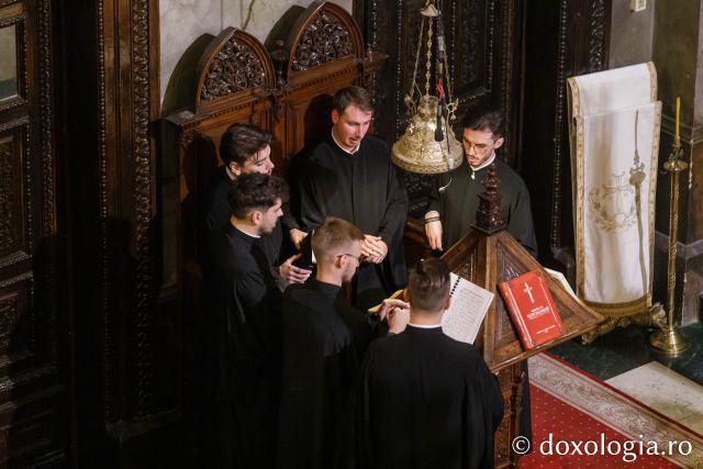 Priveghere în cinstea Sfântului Apostol Andrei la Catedrala Mitropolitană din Iași / Foto: pr. Silviu Cluci Priveghere în cinstea Sfântului Apostol Andrei la Catedrala Mitropolitană din Iași