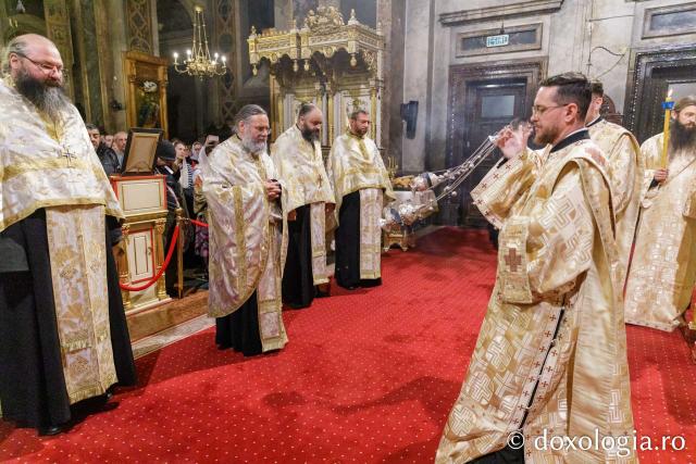 Priveghere în cinstea Sfântului Apostol Andrei la Catedrala Mitropolitană din Iași / Foto: pr. Silviu Cluci Priveghere în cinstea Sfântului Apostol Andrei la Catedrala Mitropolitană din Iași