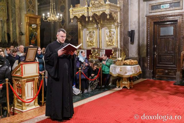Priveghere în cinstea Sfântului Apostol Andrei la Catedrala Mitropolitană din Iași / Foto: pr. Silviu Cluci Priveghere în cinstea Sfântului Apostol Andrei la Catedrala Mitropolitană din Iași