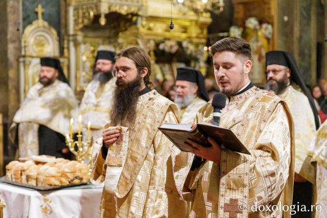 Priveghere în cinstea Sfântului Apostol Andrei la Catedrala Mitropolitană din Iași / Foto: pr. Silviu Cluci Priveghere în cinstea Sfântului Apostol Andrei la Catedrala Mitropolitană din Iași
