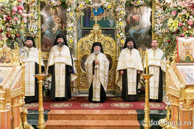 Priveghere în cinstea Sfântului Apostol Andrei la Catedrala Mitropolitană din Iași / Foto: pr. Silviu Cluci Priveghere în cinstea Sfântului Apostol Andrei la Catedrala Mitropolitană din Iași