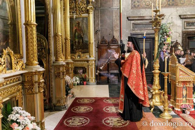 Priveghere în cinstea Sfântului Gheorghe la Catedrala Mitropolitană din Iași / Foto: pr. Silviu Cluci Priveghere în cinstea Sfântului Gheorghe la Catedrala Mitropolitană din Iași
