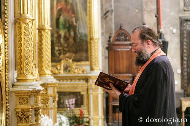 Priveghere în cinstea Sfântului Gheorghe la Catedrala Mitropolitană din Iași / Foto: pr. Silviu Cluci Priveghere în cinstea Sfântului Gheorghe la Catedrala Mitropolitană din Iași