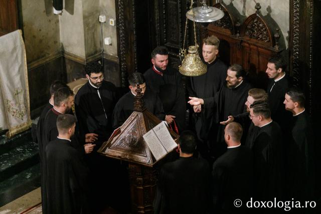 Priveghere în cinstea Sfântului Gheorghe la Catedrala Mitropolitană din Iași / Foto: pr. Silviu Cluci Priveghere în cinstea Sfântului Gheorghe la Catedrala Mitropolitană din Iași