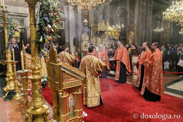 Priveghere în cinstea Sfântului Gheorghe la Catedrala Mitropolitană din Iași / Foto: pr. Silviu Cluci Priveghere în cinstea Sfântului Gheorghe la Catedrala Mitropolitană din Iași