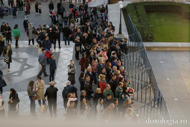 Priveghere în cinstea Sfântului Iosif cel Milostiv la Catedrala Mitropolitană din Iași / Foto: Oana Nechifor Priveghere în cinstea Sfântului Iosif cel Milostiv la Catedrala Mitropolitană din Iași