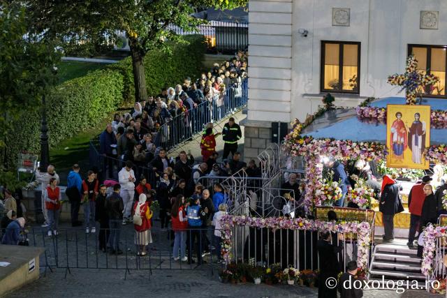 Priveghere în cinstea Sfântului Iosif cel Milostiv la Catedrala Mitropolitană din Iași / Foto: Oana Nechifor Priveghere în cinstea Sfântului Iosif cel Milostiv la Catedrala Mitropolitană din Iași