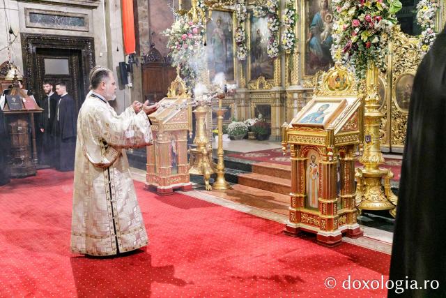 Priveghere în cinstea Sfântului Iosif cel Milostiv la Catedrala Mitropolitană din Iași / Foto: pr. Silviu Cluci Priveghere în cinstea Sfântului Iosif cel Milostiv la Catedrala Mitropolitană din Iași