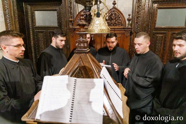 Priveghere în cinstea Sfântului Iosif cel Milostiv la Catedrala Mitropolitană din Iași / Foto: pr. Silviu Cluci Priveghere în cinstea Sfântului Iosif cel Milostiv la Catedrala Mitropolitană din Iași