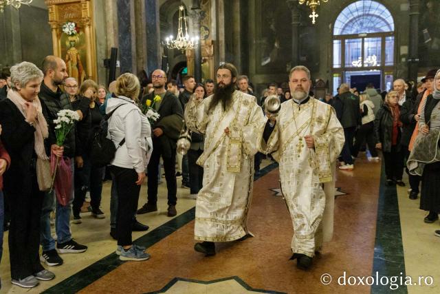 Priveghere în cinstea Sfântului Iosif cel Milostiv la Catedrala Mitropolitană din Iași / Foto: pr. Silviu Cluci Priveghere în cinstea Sfântului Iosif cel Milostiv la Catedrala Mitropolitană din Iași