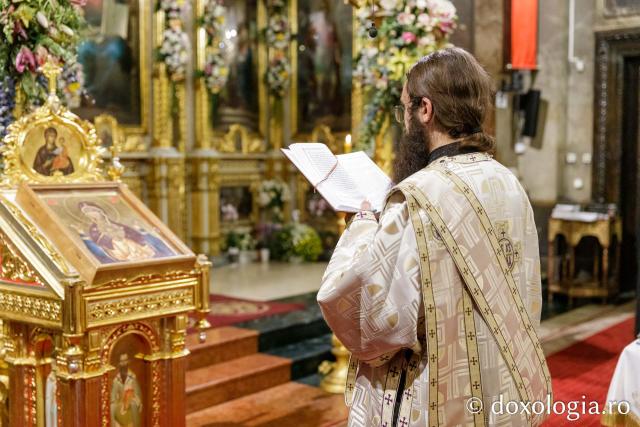 Priveghere în cinstea Sfântului Iosif cel Milostiv la Catedrala Mitropolitană din Iași / Foto: pr. Silviu Cluci Priveghere în cinstea Sfântului Iosif cel Milostiv la Catedrala Mitropolitană din Iași