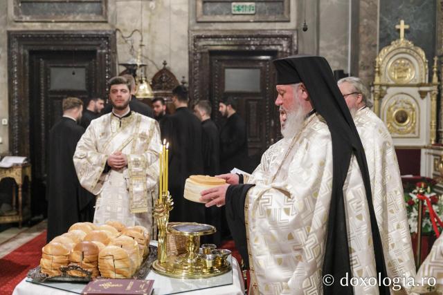 Priveghere în cinstea Sfântului Iosif cel Milostiv la Catedrala Mitropolitană din Iași / Foto: pr. Silviu Cluci Priveghere în cinstea Sfântului Iosif cel Milostiv la Catedrala Mitropolitană din Iași