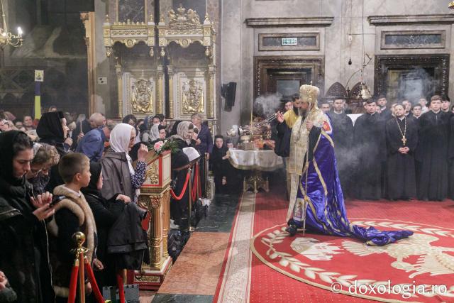 Slujba de priveghere a Sfintei Cuvioase Parascheva – Iași, 2024