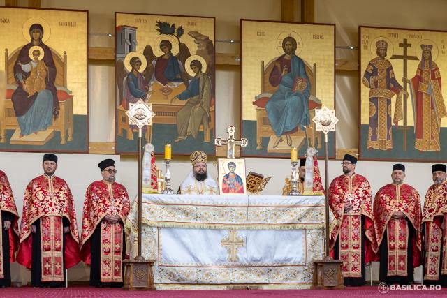 Slujbă de priveghere în cinstea Sfântului Mare Mucenic Dimitrie, Izvorâtorul de mir / Foto credit: Basilica.ro / Raluca-Emanuela Ene (Foto) Slujbă de priveghere în cinstea Sfântului Mare Mucenic Dimitrie, Izvorâtorul de mir