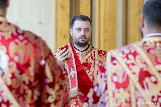 Slujbă de priveghere în cinstea Sfântului Mare Mucenic Dimitrie, Izvorâtorul de mir / Foto credit: Basilica.ro / Raluca-Emanuela Ene (Foto) Slujbă de priveghere în cinstea Sfântului Mare Mucenic Dimitrie, Izvorâtorul de mir