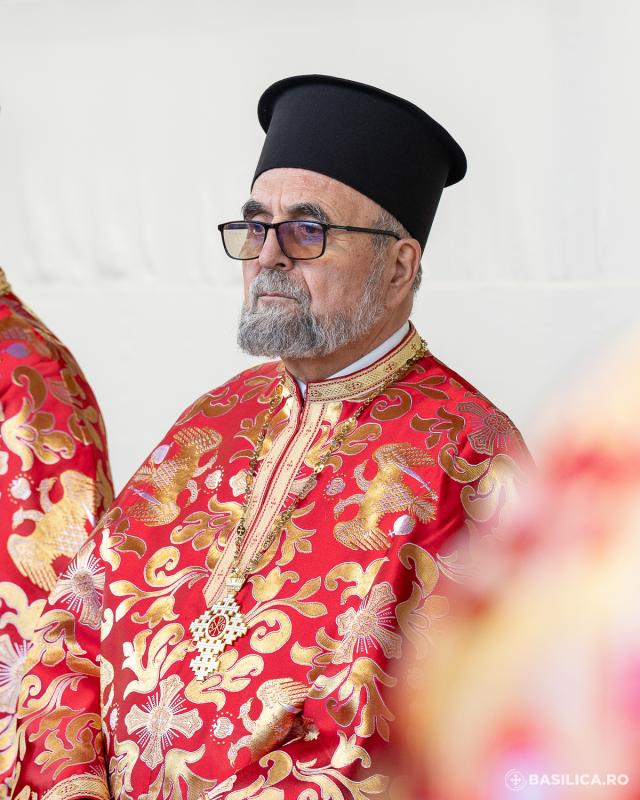 Slujbă de priveghere în cinstea Sfântului Mare Mucenic Dimitrie, Izvorâtorul de mir / Foto credit: Basilica.ro / Raluca-Emanuela Ene (Foto) Slujbă de priveghere în cinstea Sfântului Mare Mucenic Dimitrie, Izvorâtorul de mir