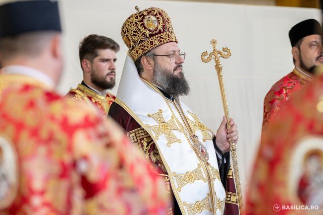 Slujbă de priveghere în cinstea Sfântului Mare Mucenic Dimitrie, Izvorâtorul de mir / Foto credit: Basilica.ro / Raluca-Emanuela Ene (Foto) Slujbă de priveghere în cinstea Sfântului Mare Mucenic Dimitrie, Izvorâtorul de mir