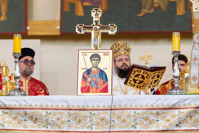 (Foto) Slujbă de priveghere în cinstea Sfântului Mare Mucenic Dimitrie, Izvorâtorul de mir