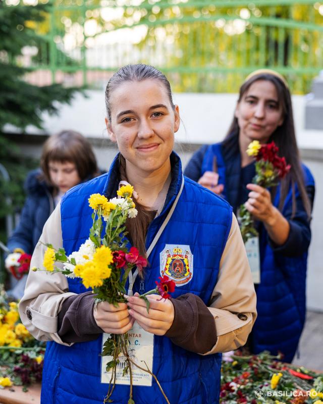 Slujbă de priveghere în cinstea Sfântului Mare Mucenic Dimitrie, Izvorâtorul de mir / Foto credit: Basilica.ro / Raluca-Emanuela Ene (Foto) Slujbă de priveghere în cinstea Sfântului Mare Mucenic Dimitrie, Izvorâtorul de mir