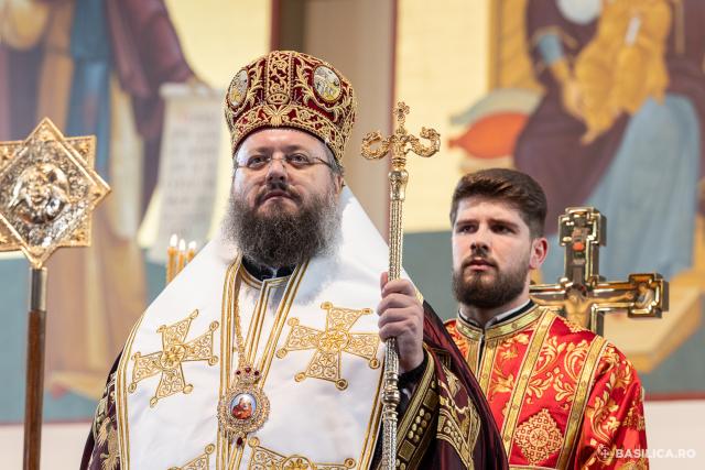 Slujbă de priveghere în cinstea Sfântului Mare Mucenic Dimitrie, Izvorâtorul de mir / Foto credit: Basilica.ro / Raluca-Emanuela Ene (Foto) Slujbă de priveghere în cinstea Sfântului Mare Mucenic Dimitrie, Izvorâtorul de mir